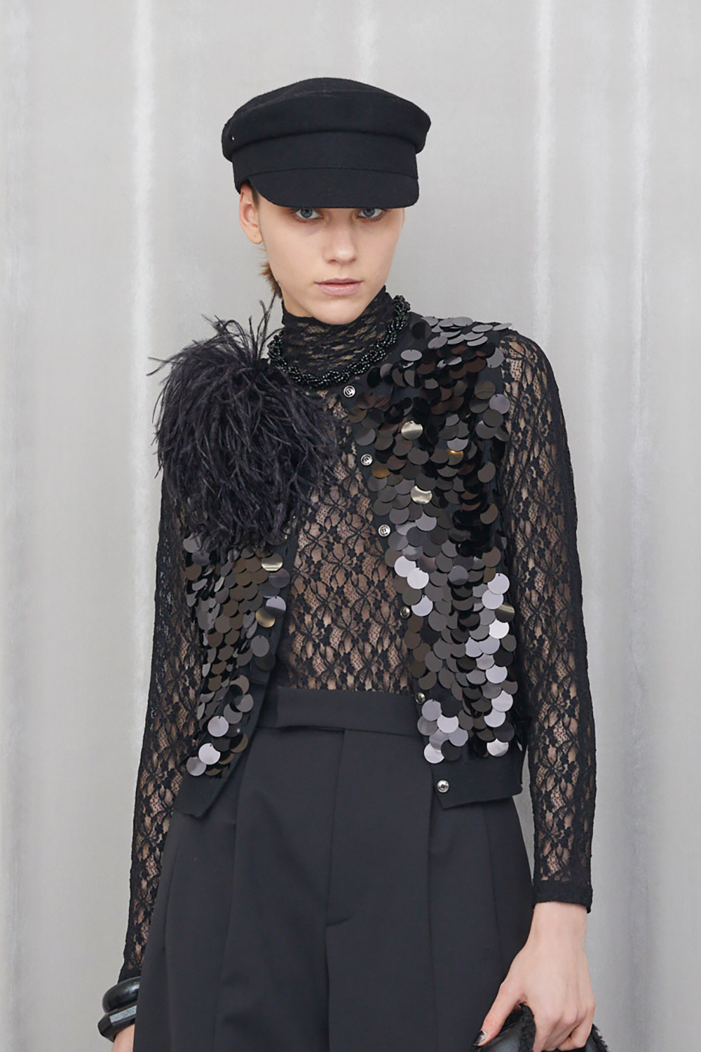 MIHOKO SAITO スパンコールニットベスト ¥32,340 (tax in)